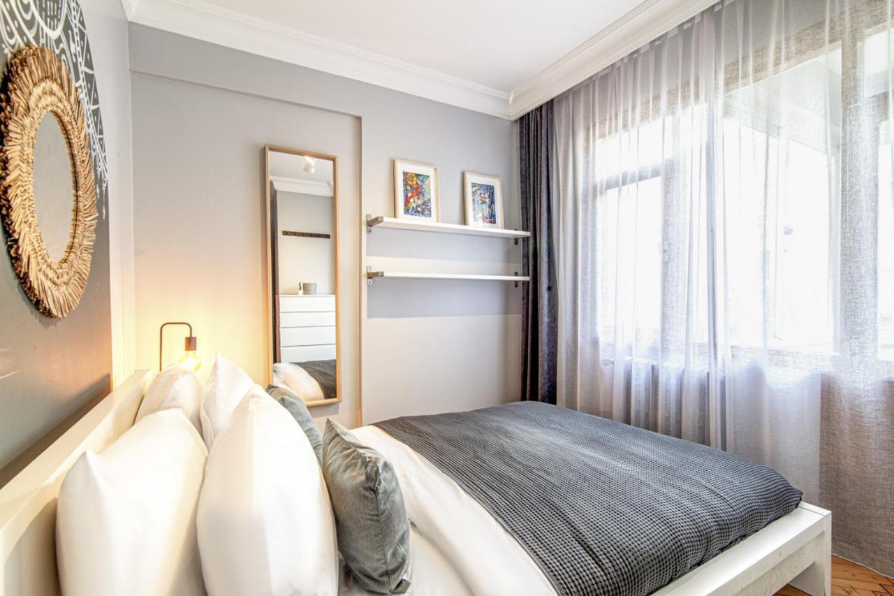Gorgeous Flat With Lovely Balcony In Nisantasi Истанбул Екстериор снимка
