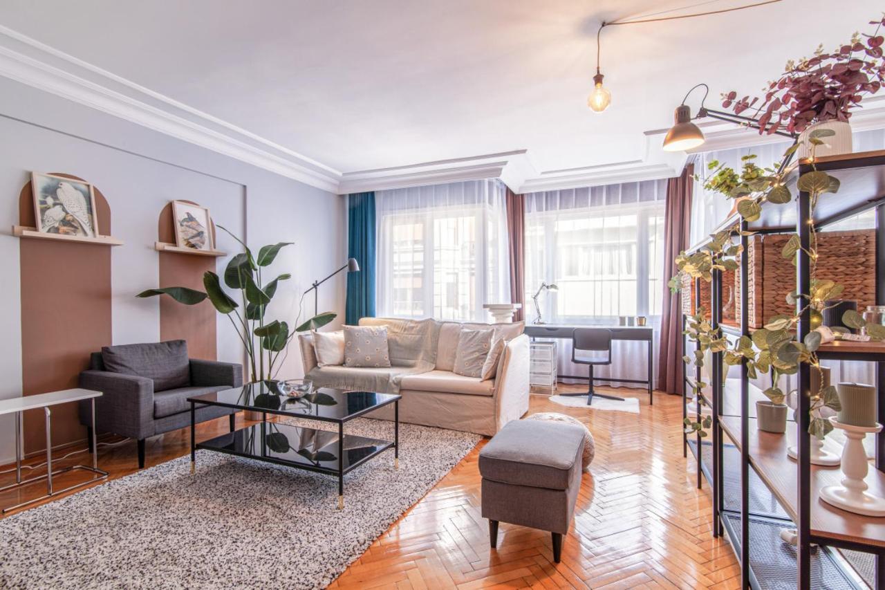 Gorgeous Flat With Lovely Balcony In Nisantasi Истанбул Екстериор снимка