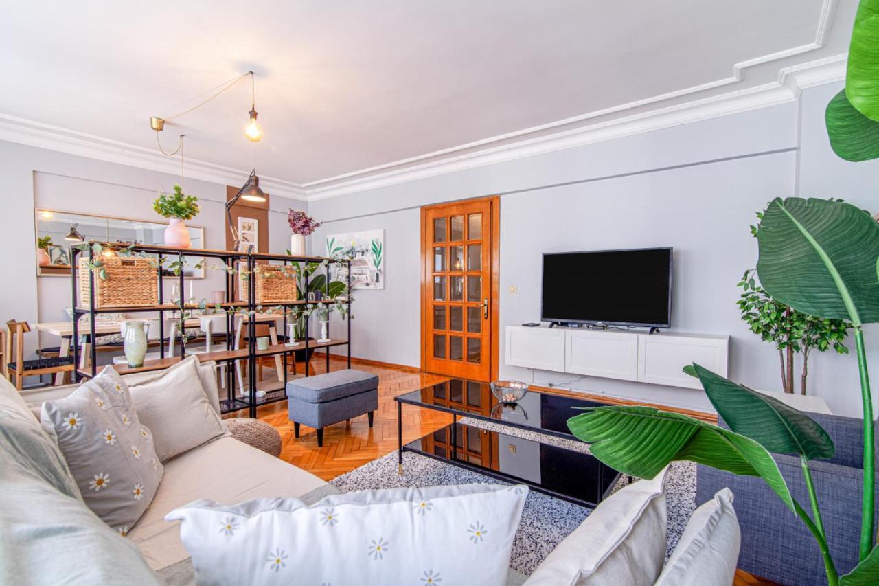Gorgeous Flat With Lovely Balcony In Nisantasi Истанбул Екстериор снимка